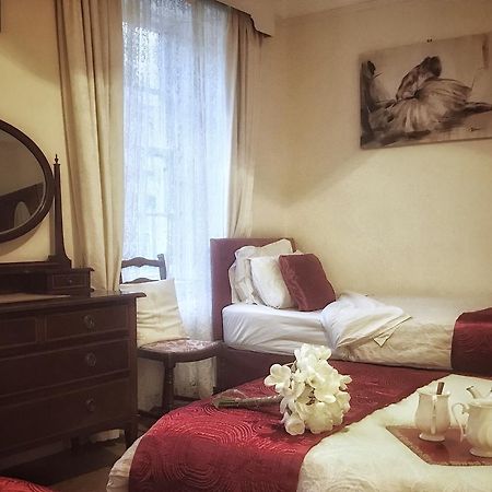 Mcmahon Guesthouse Лістоуел Екстер'єр фото